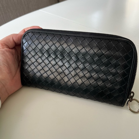 Bottega Veneta Braided Leather Wallet - Project - Picture 2 of 14